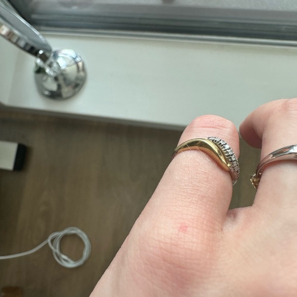 Pinky ring - Picture 2 of 2